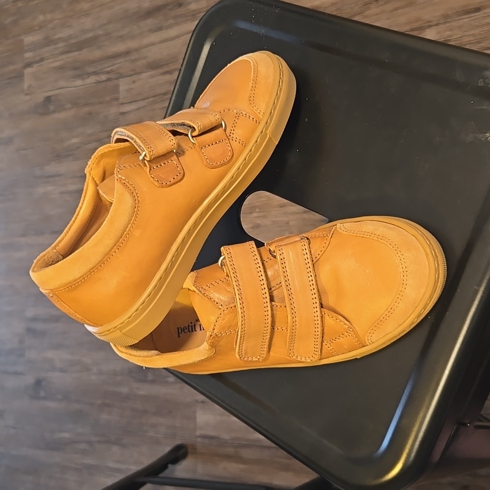 Petit Nord Low Leather Sneaker Size 33